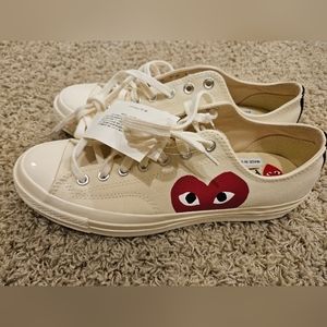 Brand new comme DES GARCONS PLAY Converse Low Top Canvas Sneakers  size 10
